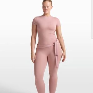 NikeSKIMS Matte
Women's Padded Baby T-Shirt